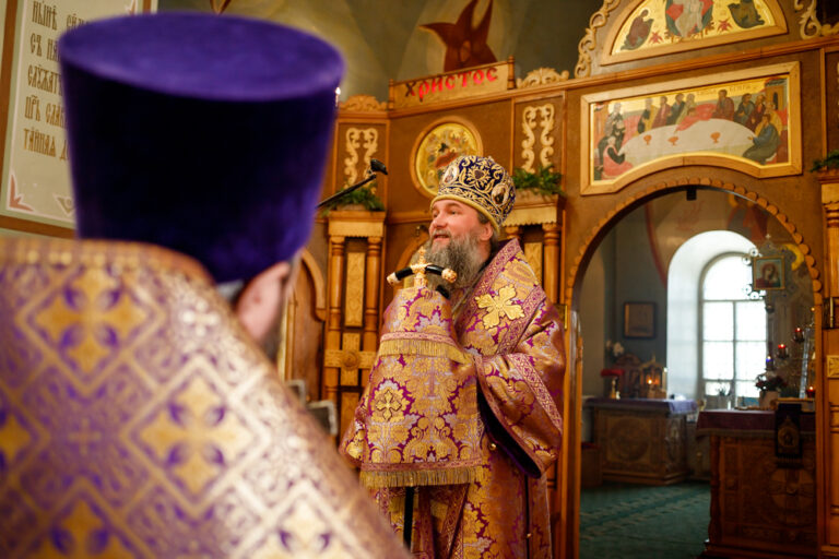 Божественная литургия и панихида в родительскую субботу третьей седмицы Великого поста