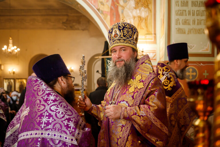 Божественная литургия и панихида в родительскую субботу третьей седмицы Великого поста