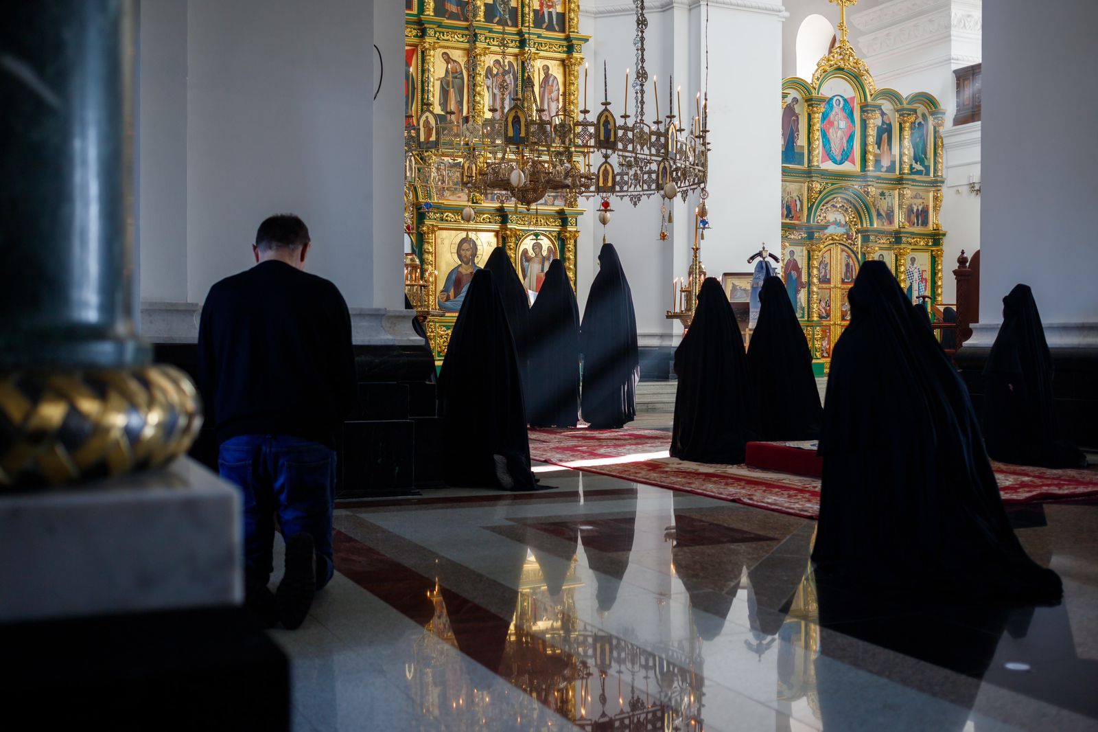 Новотихвинский женский монастырь екатеринбург расписание. Свято-Симеоновский (Ново-Тихвинский) монастырь. Екатеринбургская епархия Новотихвинский монастырь. Новотихвинский женский монастырь Екатеринбург подрясник. Первая настоятельница Ново Тихвинского монастыря Екатеринбург.