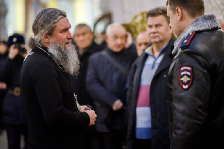 Митрополит Евгений совершил литию в Храме-Памятнике на Крови