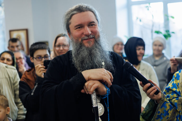 Правящий архиерей совершил всенощное бдение в храме Архангела Гавриила в 32 военном городке