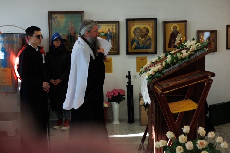 Правящий архиерей совершил всенощное бдение в храме Архангела Гавриила в 32 военном городке