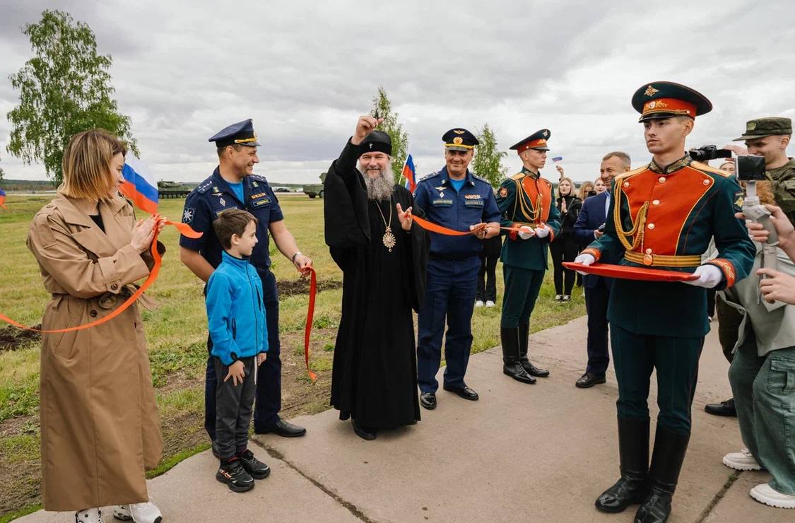 Аллея памяти в парке патриот