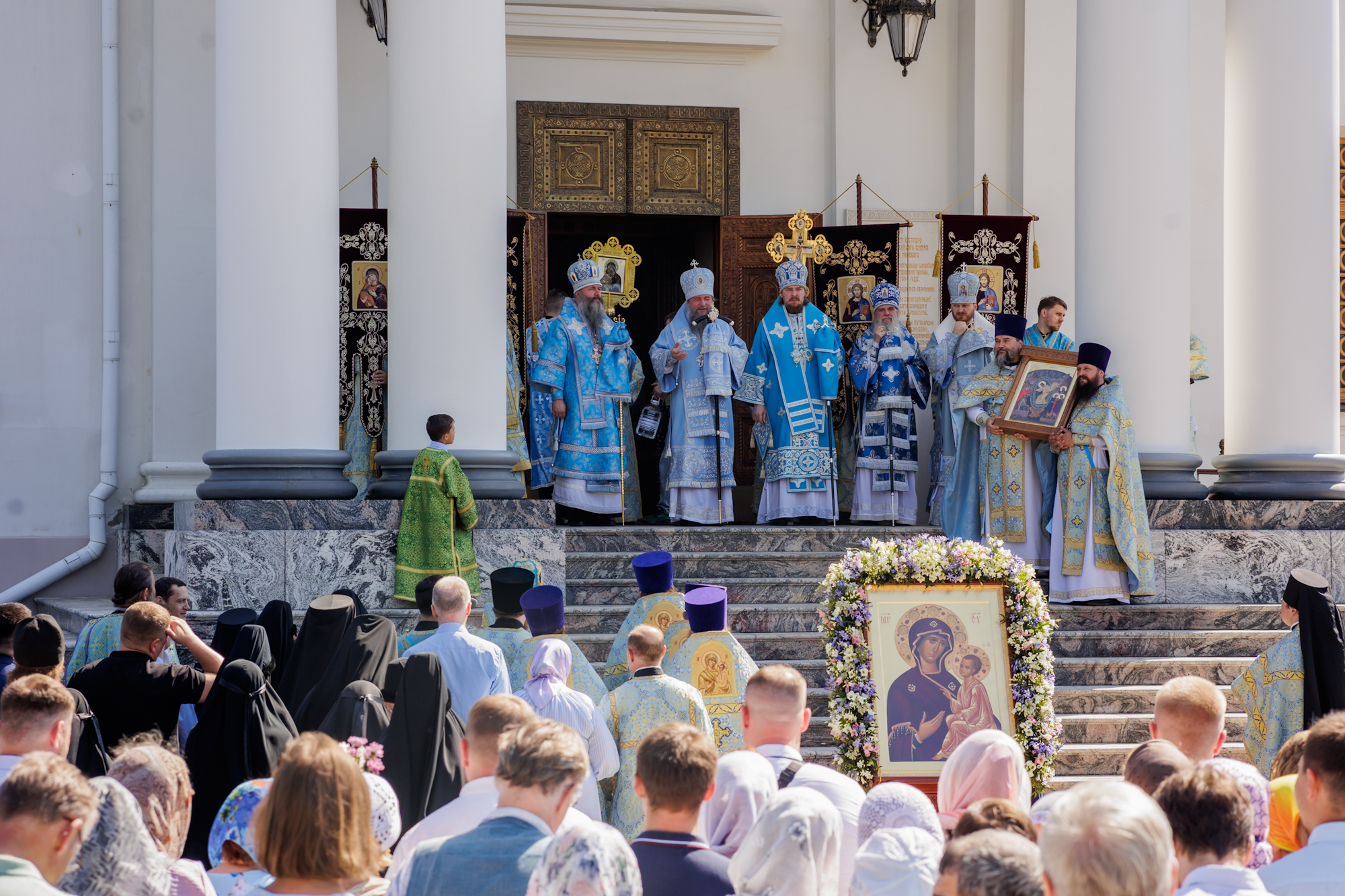 Более 4 000 уральцев посетили возрождённый праздник Тихвинской иконы  Пресвятой Богородицы в Ново-Тихвинском монастыре - Екатеринбургская епархия