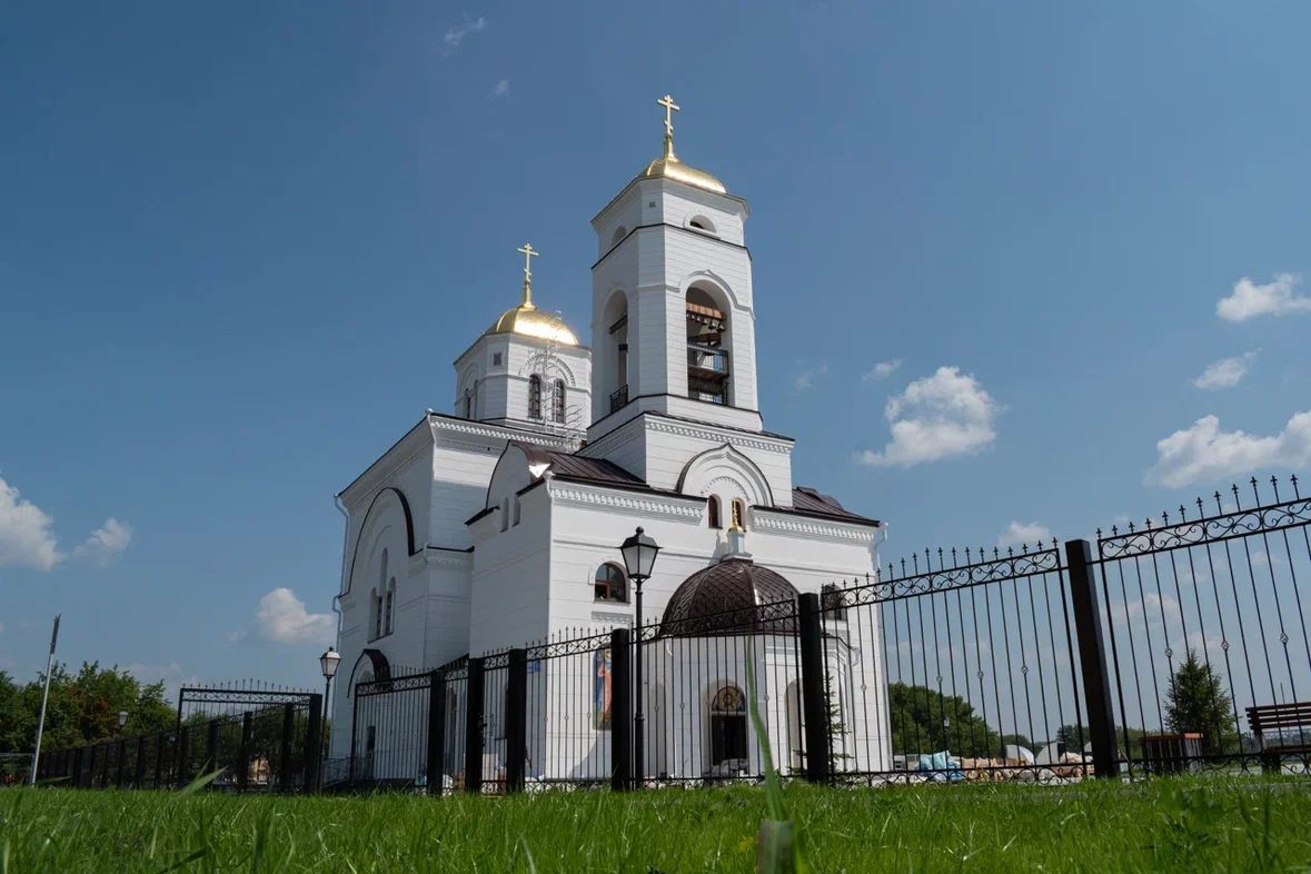 В возрожденном храме Александра Невского идут приготовления к освящению в  Царские дни - Екатеринбургская епархия