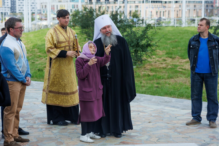 В день предпразднства Преображения Господня митрополит Евгений совершил Божественную литургию в Благовещенском храме Академического района