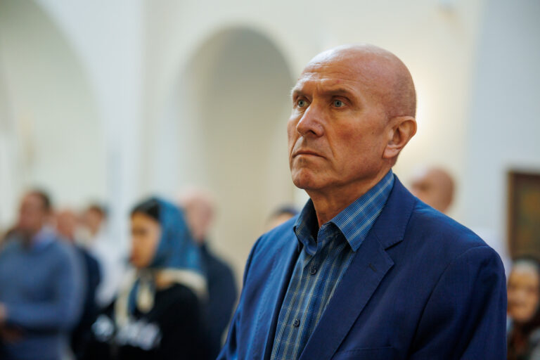В день предпразднства Преображения Господня митрополит Евгений совершил Божественную литургию в Благовещенском храме Академического района