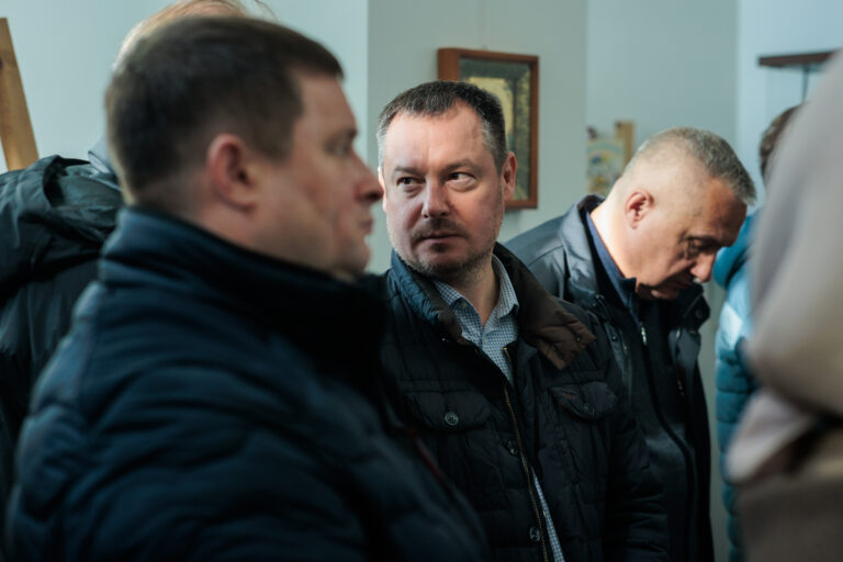 В Неделю Крестопоклонную митрополит Евгений совершил Божественную литургию в храме в честь Успения Пресвятой Богородицы поселка Верхняя Сысерть