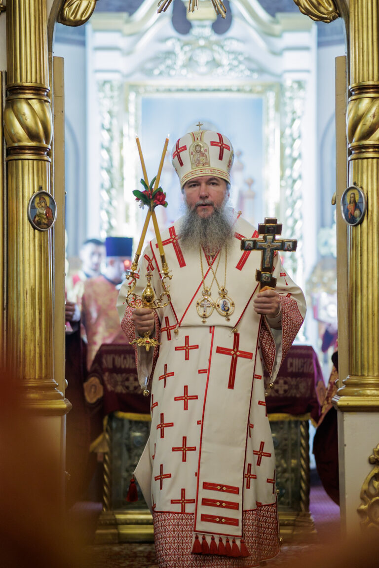 В день Отдания Пасхи митрополит Евгений совершил Божественную литургию в Иоанно-Предтеченском кафедральном соборе