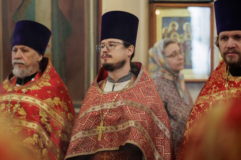 В день Отдания Пасхи митрополит Евгений совершил Божественную литургию в Иоанно-Предтеченском кафедральном соборе