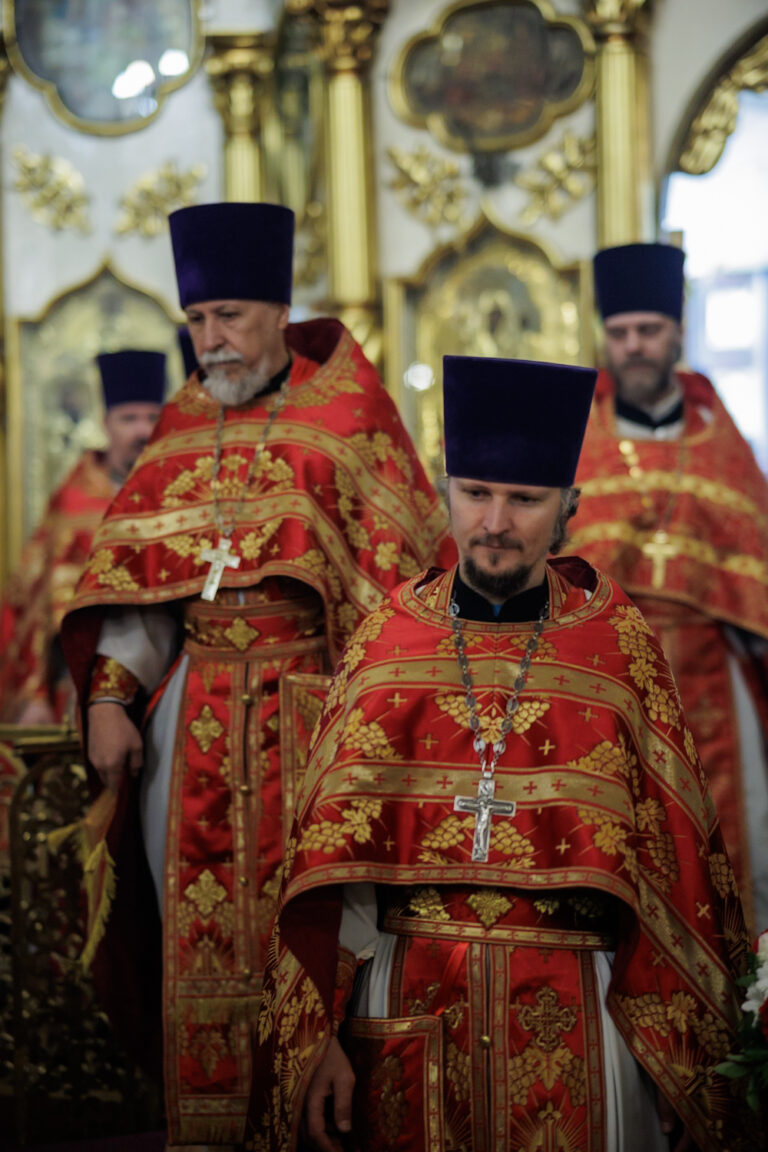 В день Отдания Пасхи митрополит Евгений совершил Божественную литургию в Иоанно-Предтеченском кафедральном соборе