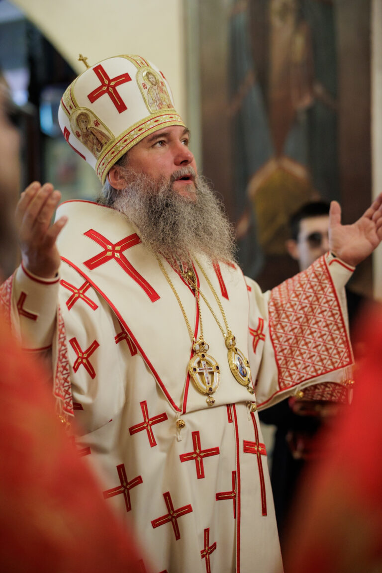 В день Отдания Пасхи митрополит Евгений совершил Божественную литургию в Иоанно-Предтеченском кафедральном соборе