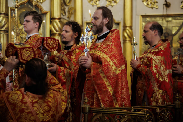 В день Отдания Пасхи митрополит Евгений совершил Божественную литургию в Иоанно-Предтеченском кафедральном соборе