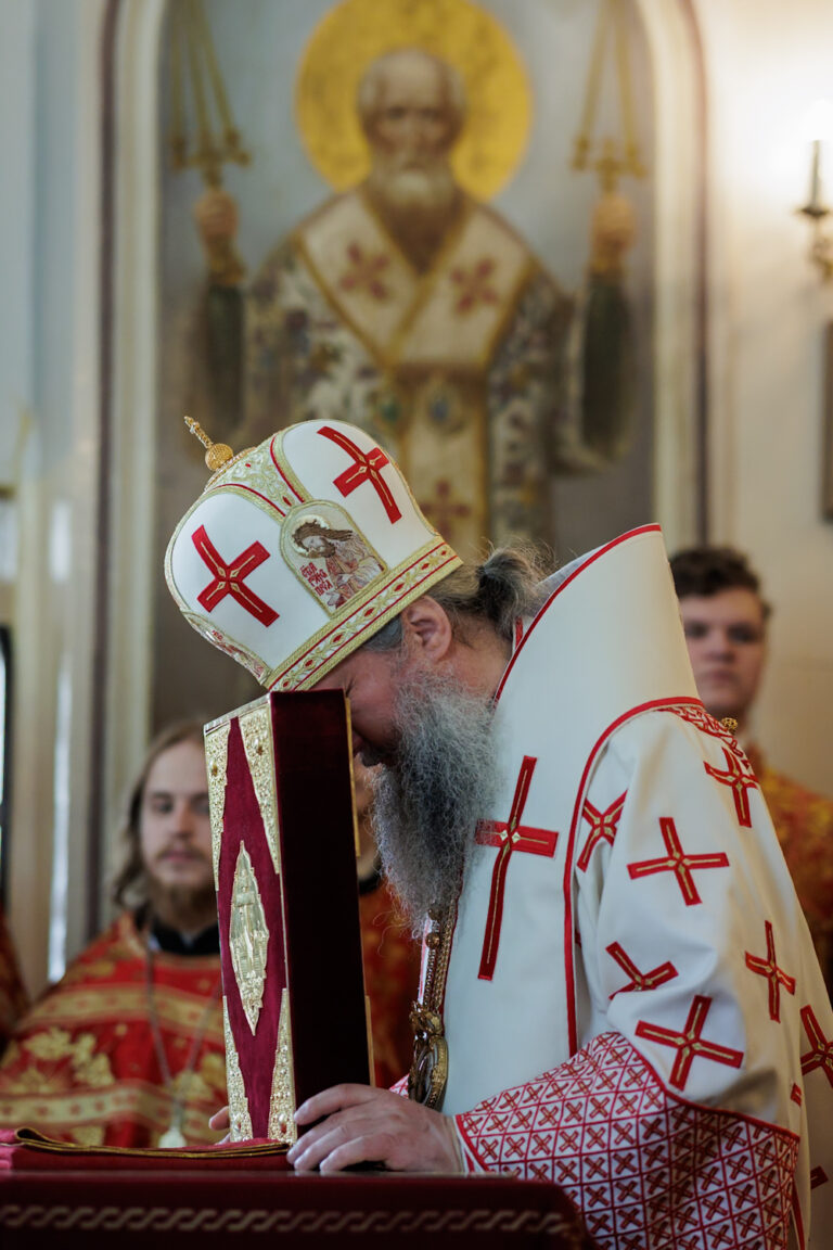 В день Отдания Пасхи митрополит Евгений совершил Божественную литургию в Иоанно-Предтеченском кафедральном соборе