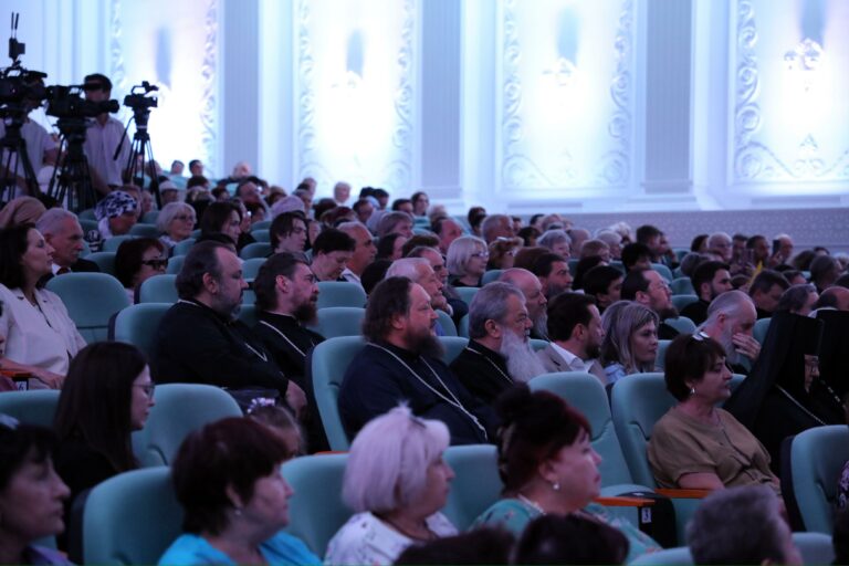 Митрополит Евгений поздравил Главу Среднеазиатского митрополичьего округа с 35-летием архиерейской хиротонии