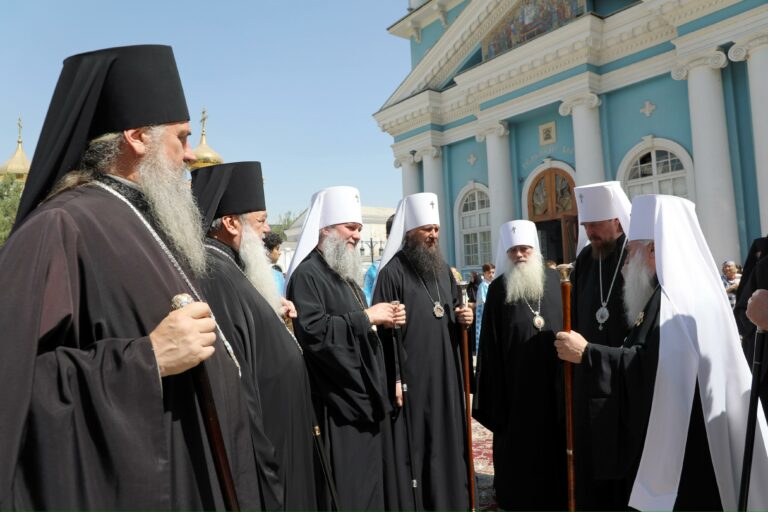Митрополит Евгений поздравил Главу Среднеазиатского митрополичьего округа с 35-летием архиерейской хиротонии