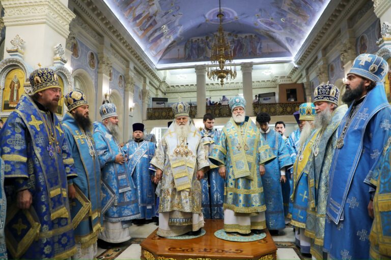Митрополит Евгений поздравил Главу Среднеазиатского митрополичьего округа с 35-летием архиерейской хиротонии