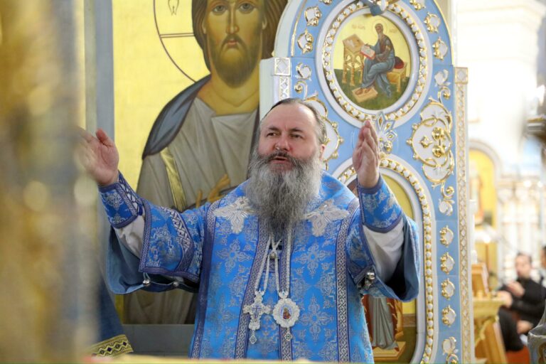 Митрополит Евгений поздравил Главу Среднеазиатского митрополичьего округа с 35-летием архиерейской хиротонии