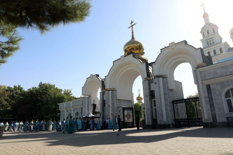Митрополит Евгений поздравил Главу Среднеазиатского митрополичьего округа с 35-летием архиерейской хиротонии