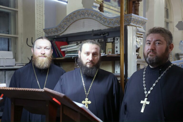Митрополит Евгений поздравил Главу Среднеазиатского митрополичьего округа с 35-летием архиерейской хиротонии