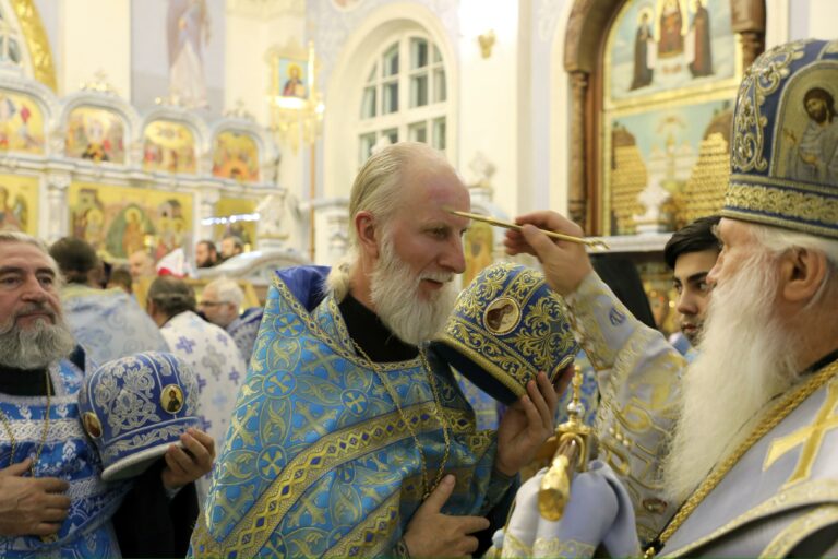Митрополит Евгений поздравил Главу Среднеазиатского митрополичьего округа с 35-летием архиерейской хиротонии