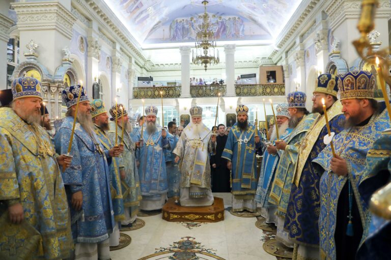Митрополит Евгений поздравил Главу Среднеазиатского митрополичьего округа с 35-летием архиерейской хиротонии