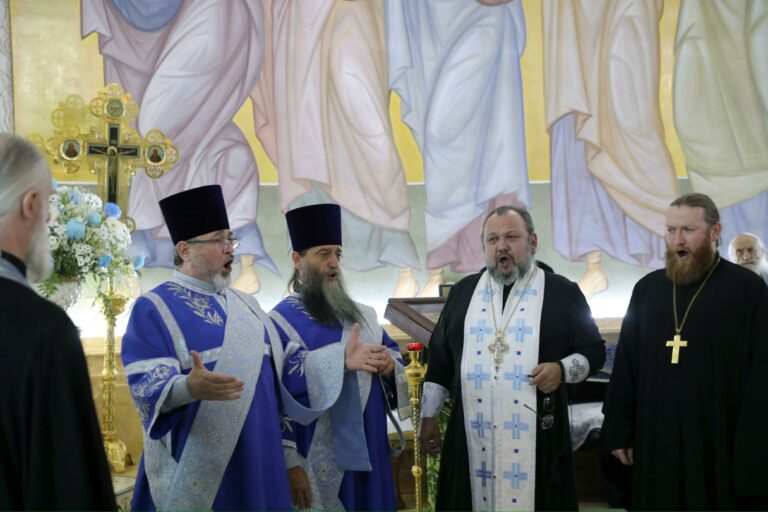Митрополит Евгений поздравил Главу Среднеазиатского митрополичьего округа с 35-летием архиерейской хиротонии