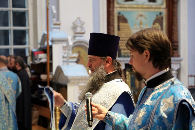 Митрополит Евгений поздравил Главу Среднеазиатского митрополичьего округа с 35-летием архиерейской хиротонии