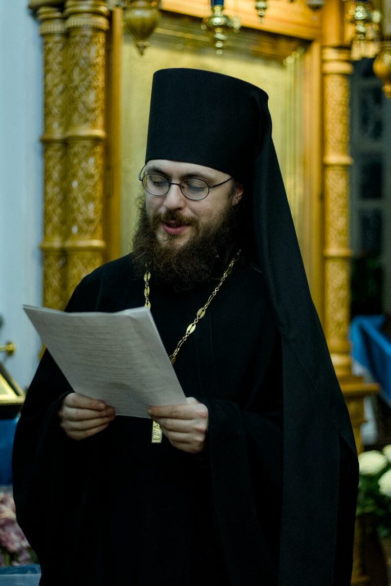 Монашествующиим Екатеринбургской епархии вручены свидетельства о прохождении курсов базовой подготовки в области богословия