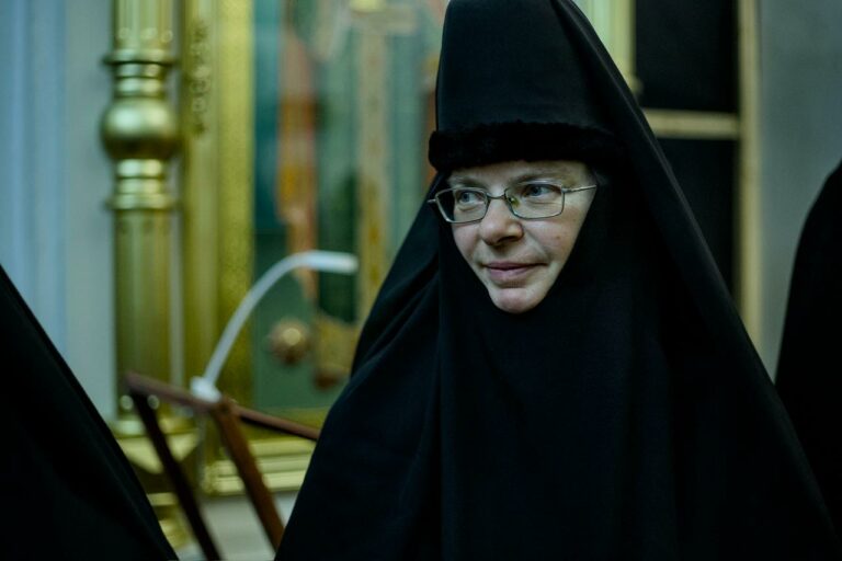 Монашествующиим Екатеринбургской епархии вручены свидетельства о прохождении курсов базовой подготовки в области богословия