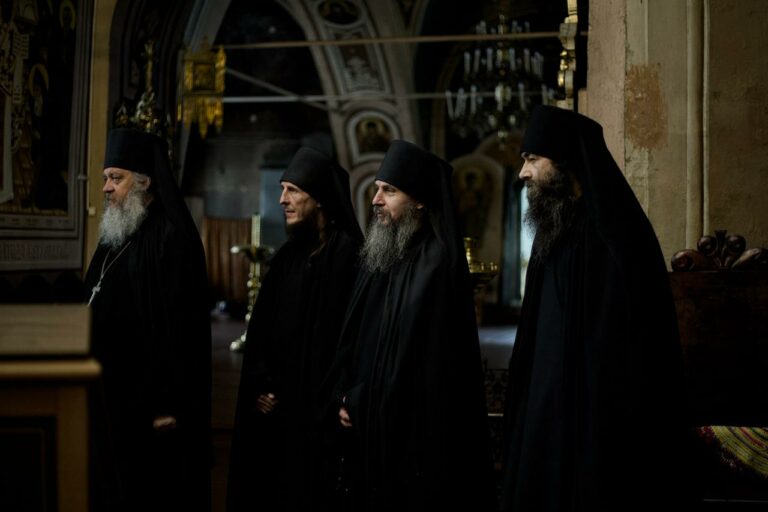 Монашествующиим Екатеринбургской епархии вручены свидетельства о прохождении курсов базовой подготовки в области богословия