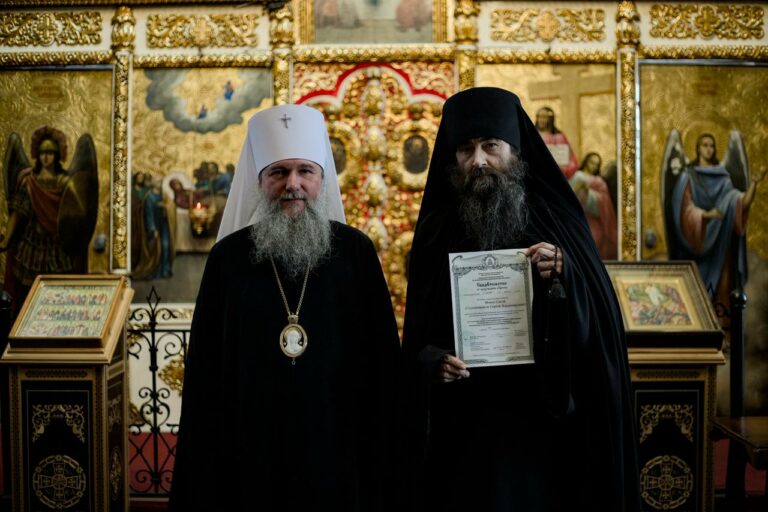 Монашествующиим Екатеринбургской епархии вручены свидетельства о прохождении курсов базовой подготовки в области богословия