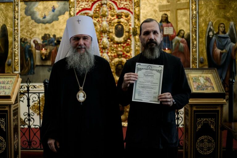 Монашествующиим Екатеринбургской епархии вручены свидетельства о прохождении курсов базовой подготовки в области богословия