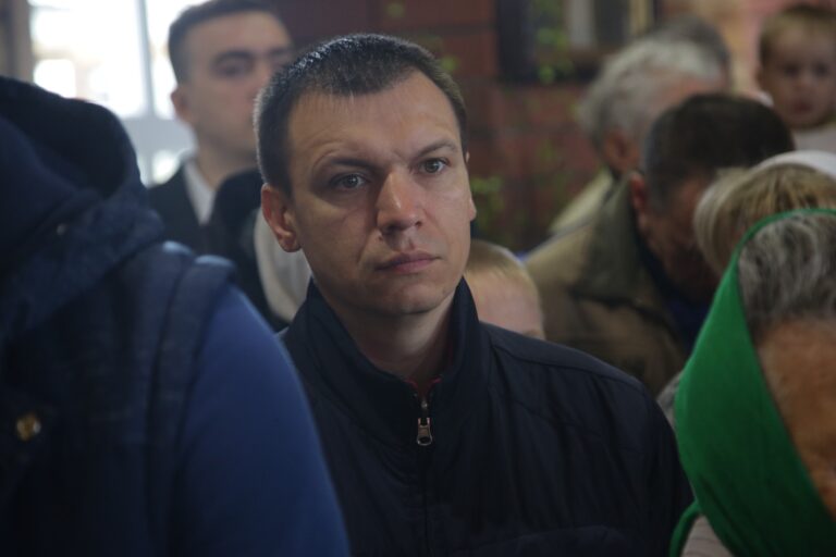 В День Святого Духа митрополит Кирилл совершил Божественную литургию в храме во имя Пресвятой Троицы поселка Староуткинска
