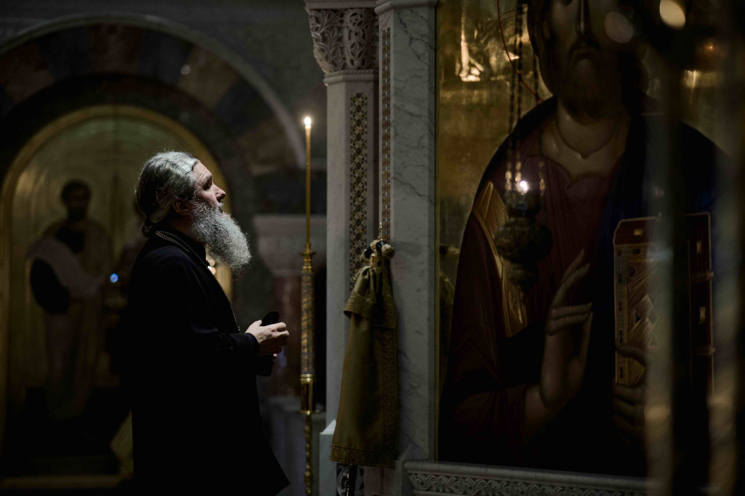 Митрополит Евгений совершил Божественную литургию в Ново-Тихвинском женском монастыре