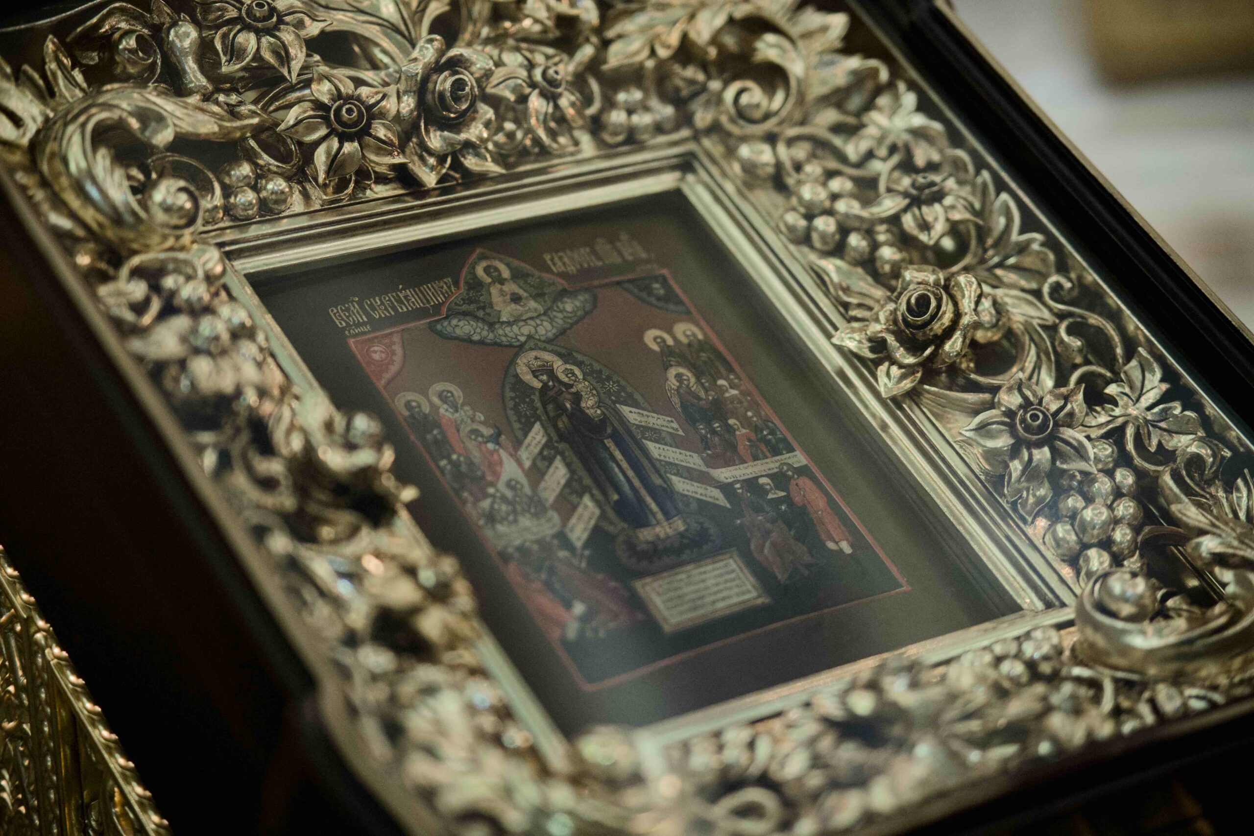 Митрополит Евгений совершил Божественную литургию в Ново-Тихвинском женском монастыре