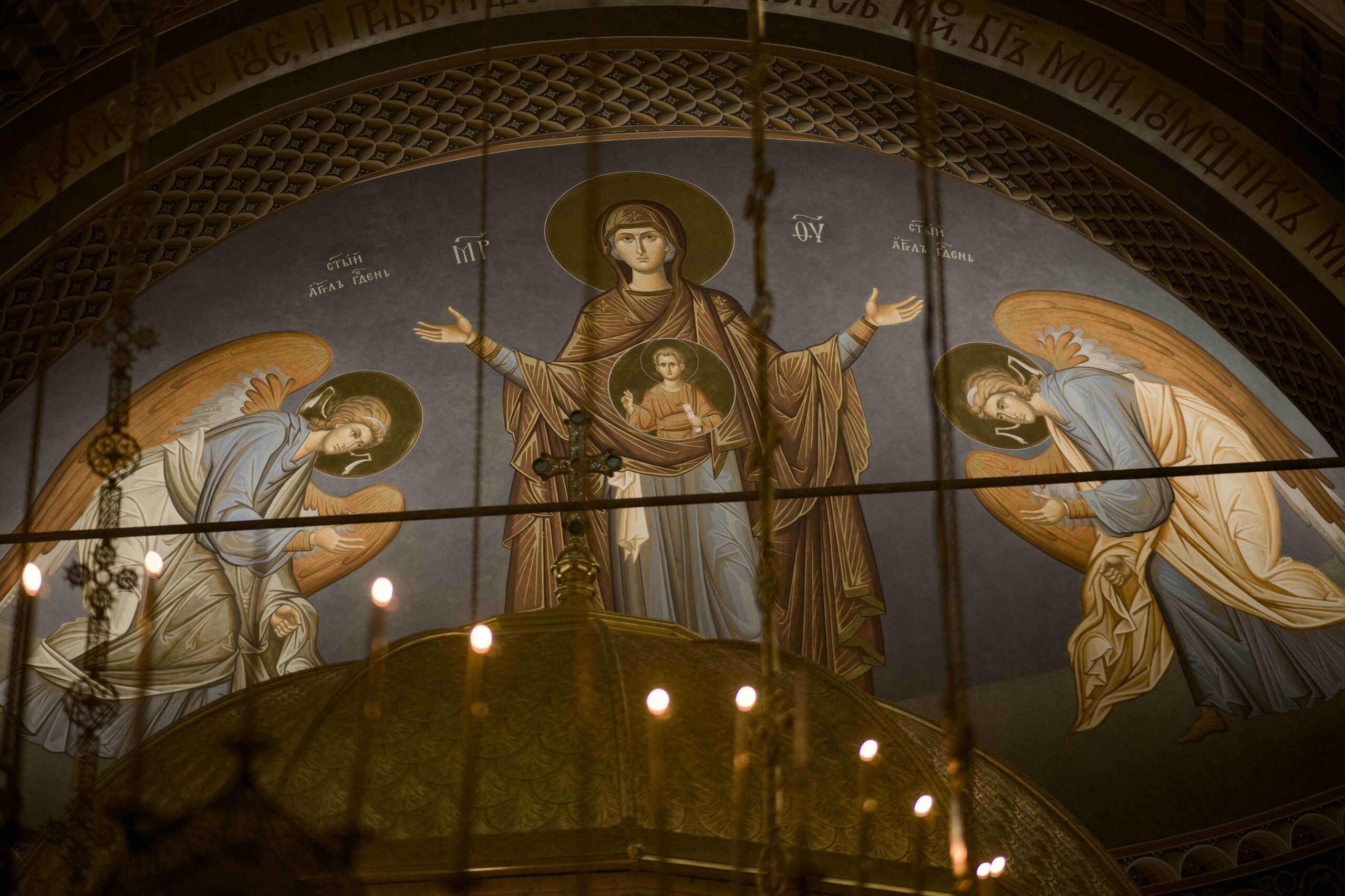 Митрополит Евгений совершил Божественную литургию в Ново-Тихвинском женском монастыре