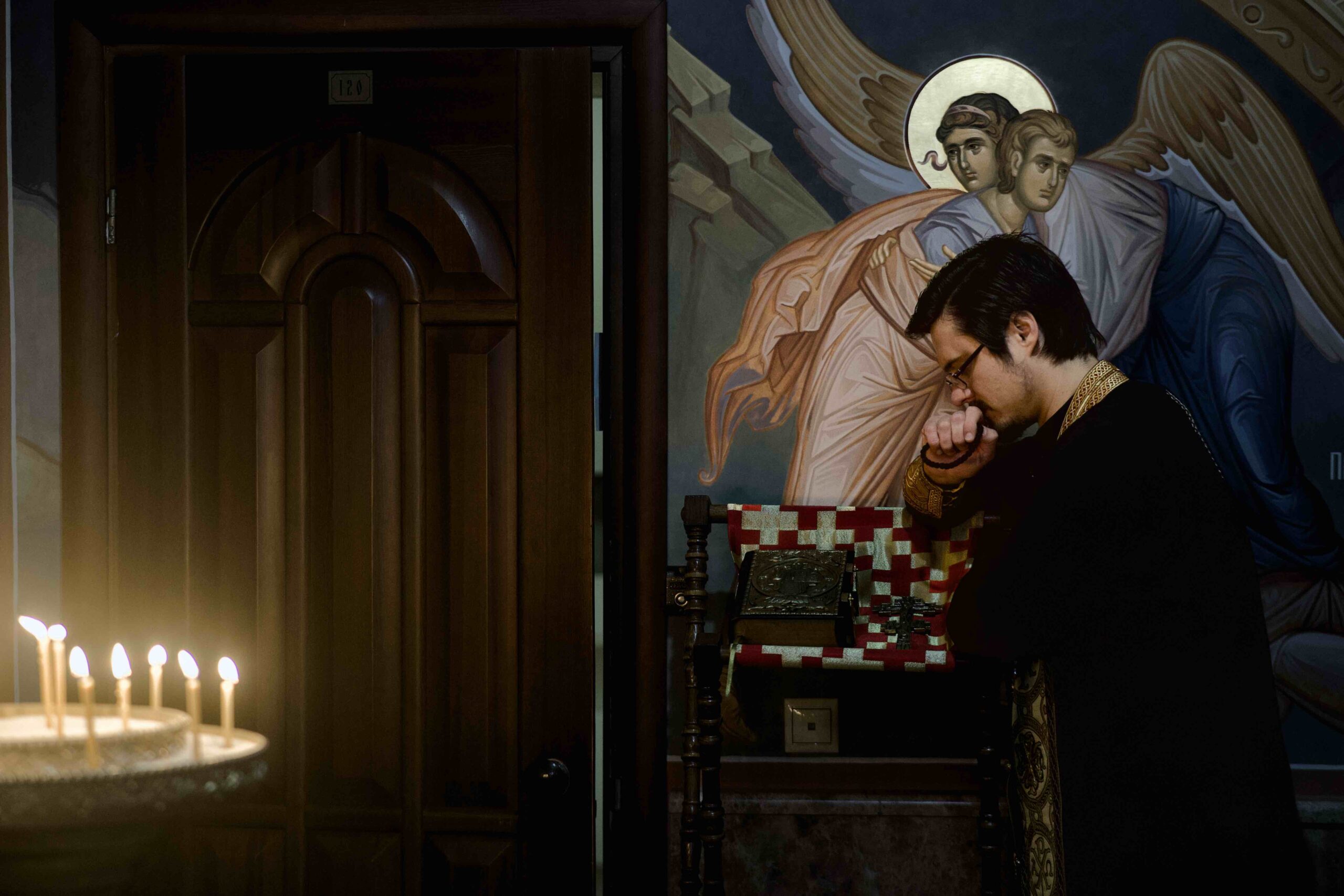 Митрополит Евгений совершил Божественную литургию в Ново-Тихвинском женском монастыре