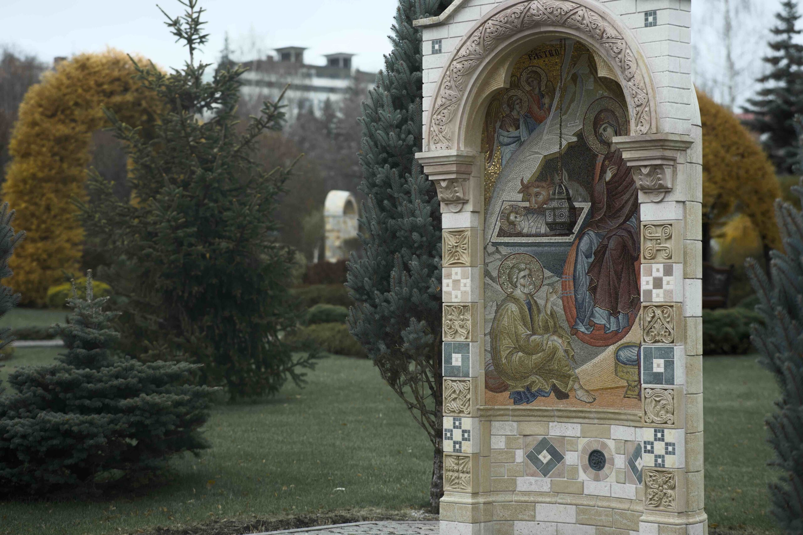 Митрополит Евгений совершил Божественную литургию в Ново-Тихвинском женском монастыре