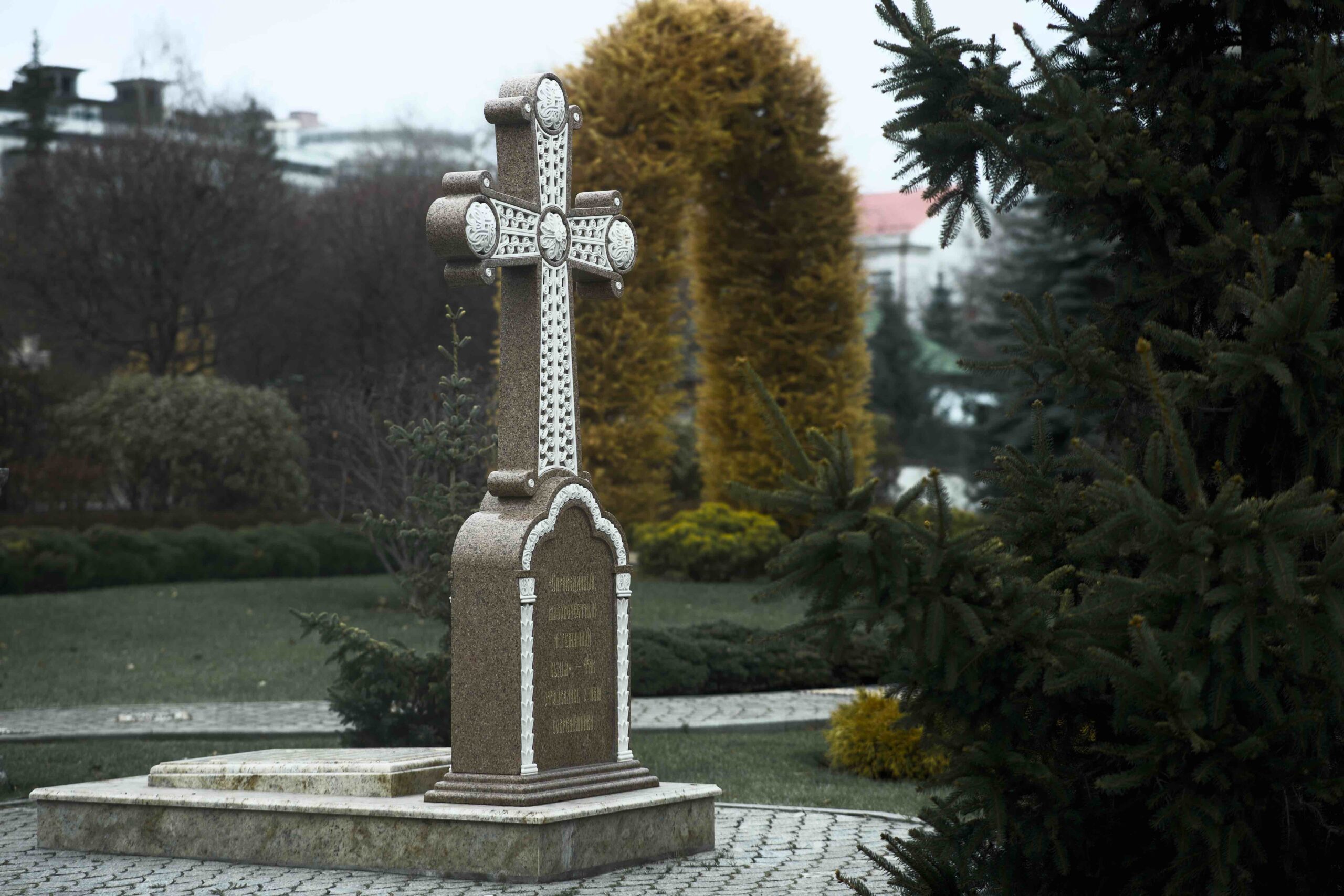 Митрополит Евгений совершил Божественную литургию в Ново-Тихвинском женском монастыре