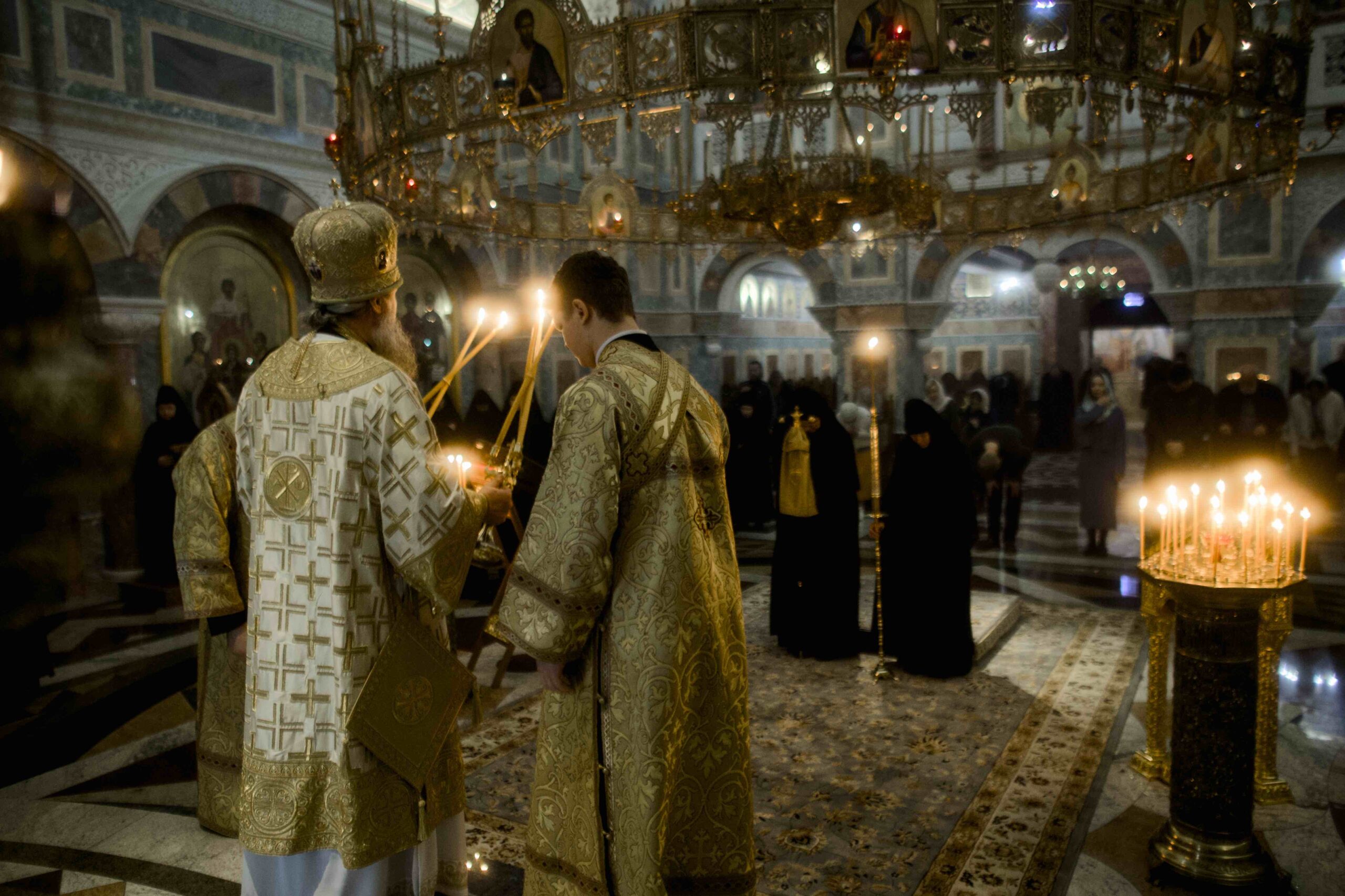 Митрополит Евгений совершил Божественную литургию в Ново-Тихвинском женском монастыре