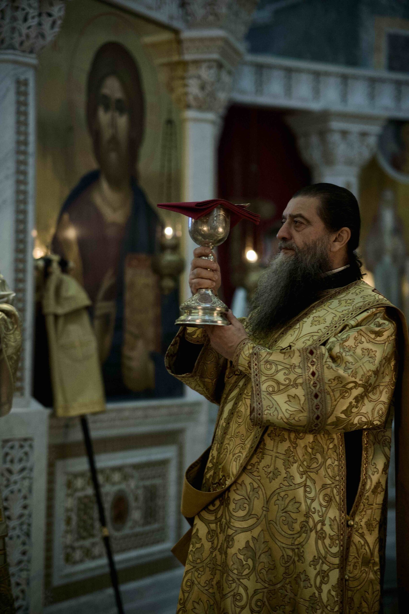 Митрополит Евгений совершил Божественную литургию в Ново-Тихвинском женском монастыре