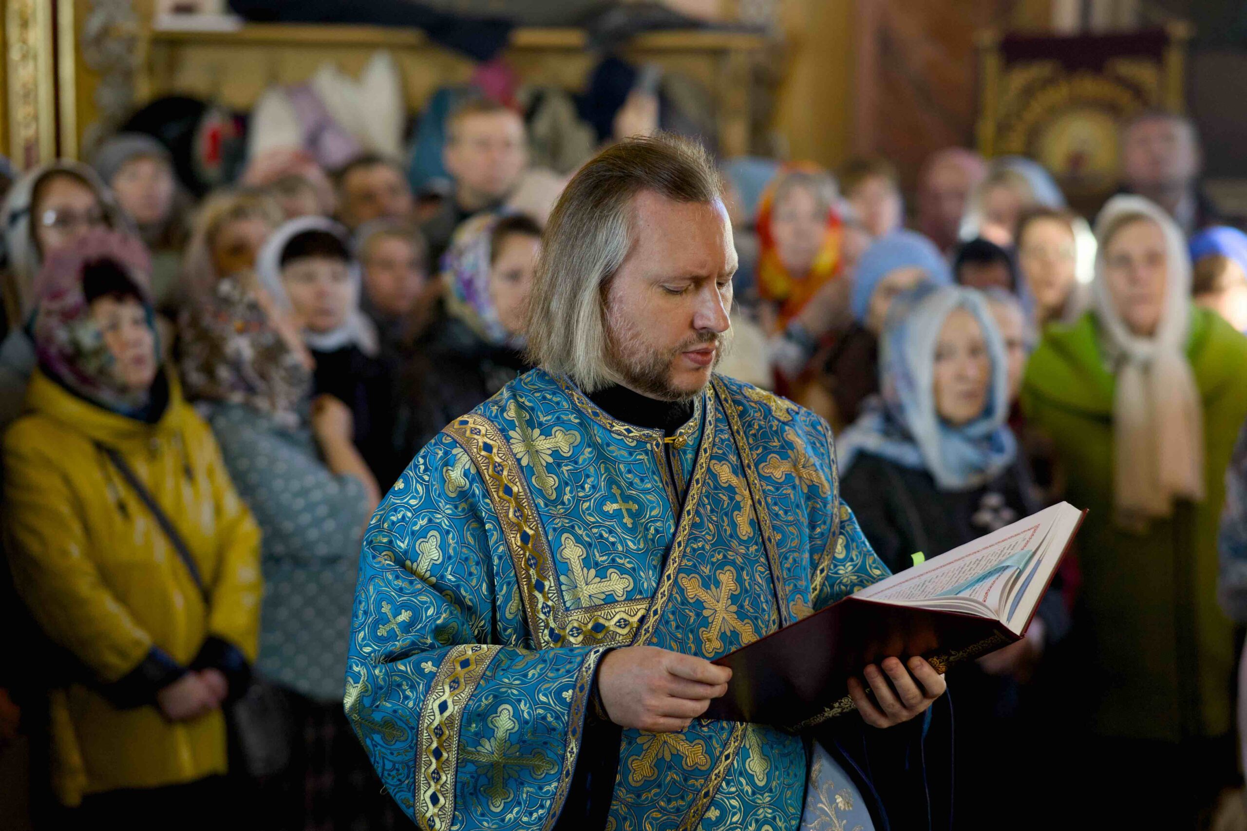В праздник Иверской иконы в Петропавловском храме поселка Черноисточинска сонмом архипастырей совершена Божественная литургия