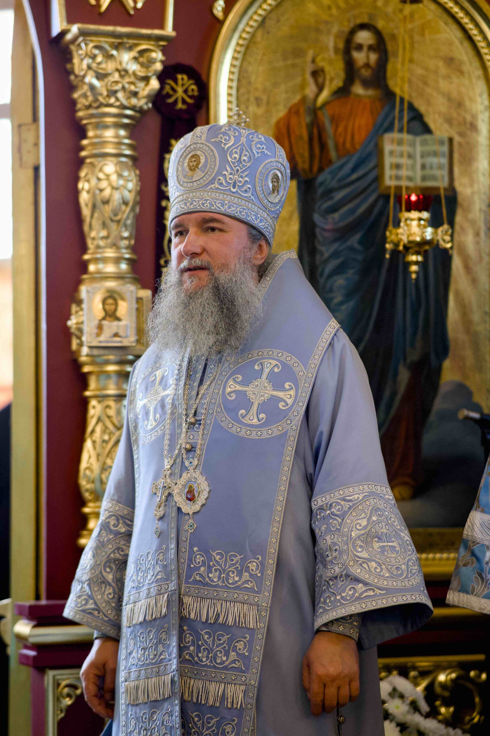 В праздник Иверской иконы в Петропавловском храме поселка Черноисточинска сонмом архипастырей совершена Божественная литургия