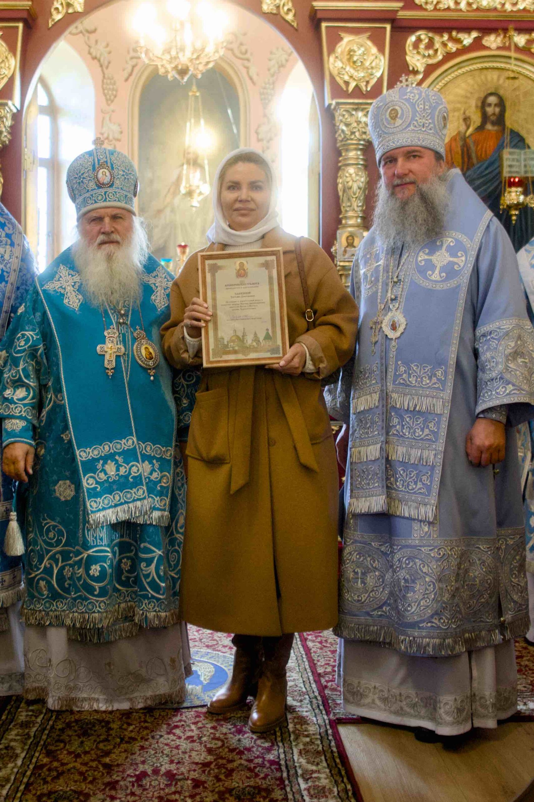 В праздник Иверской иконы в Петропавловском храме поселка Черноисточинска сонмом архипастырей совершена Божественная литургия