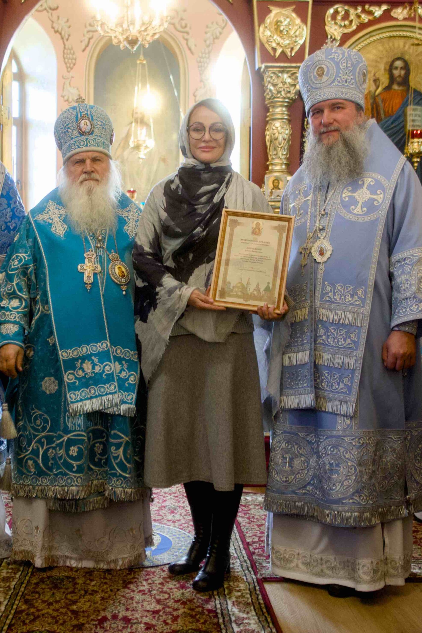 В праздник Иверской иконы в Петропавловском храме поселка Черноисточинска сонмом архипастырей совершена Божественная литургия