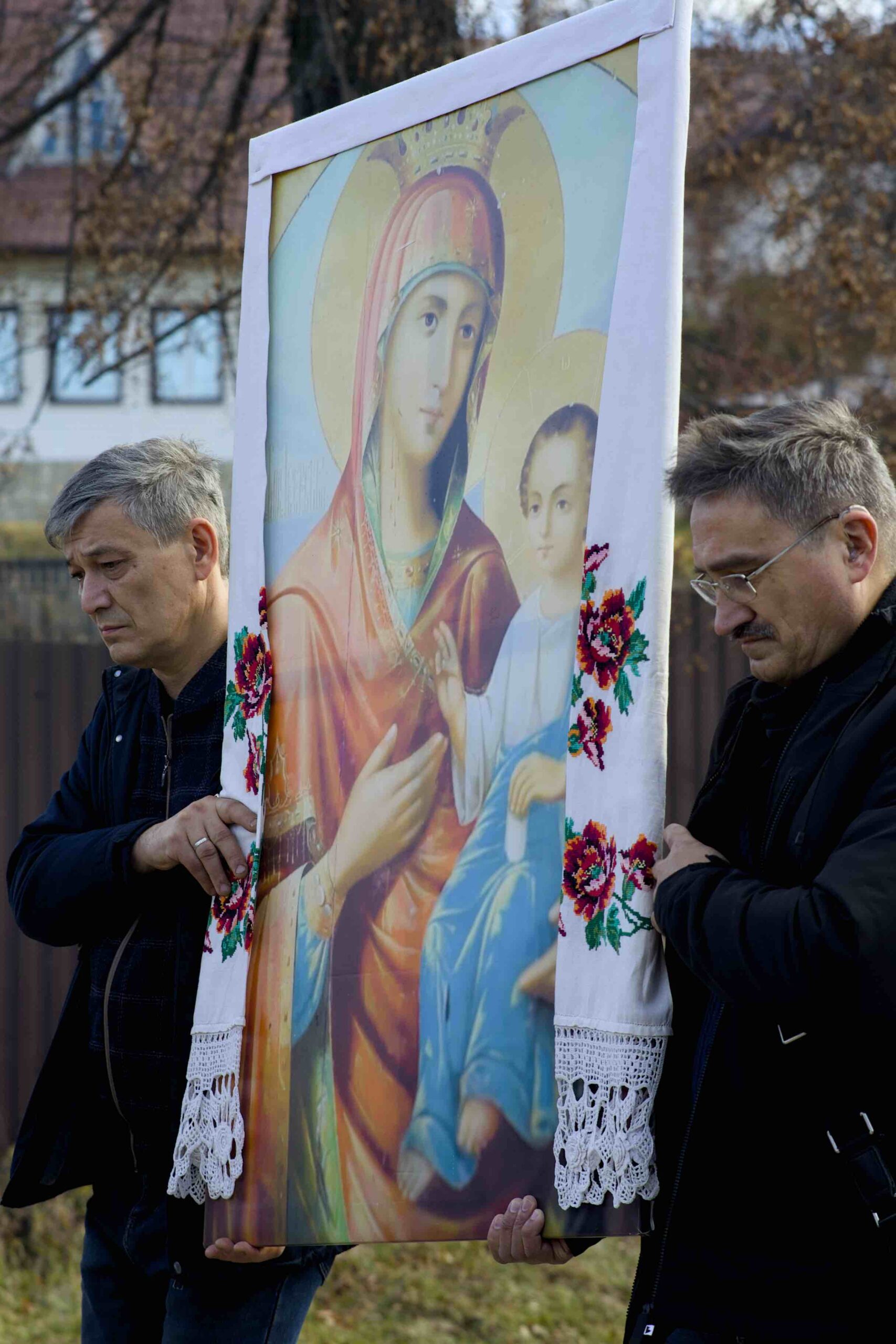 В праздник Иверской иконы в Петропавловском храме поселка Черноисточинска сонмом архипастырей совершена Божественная литургия