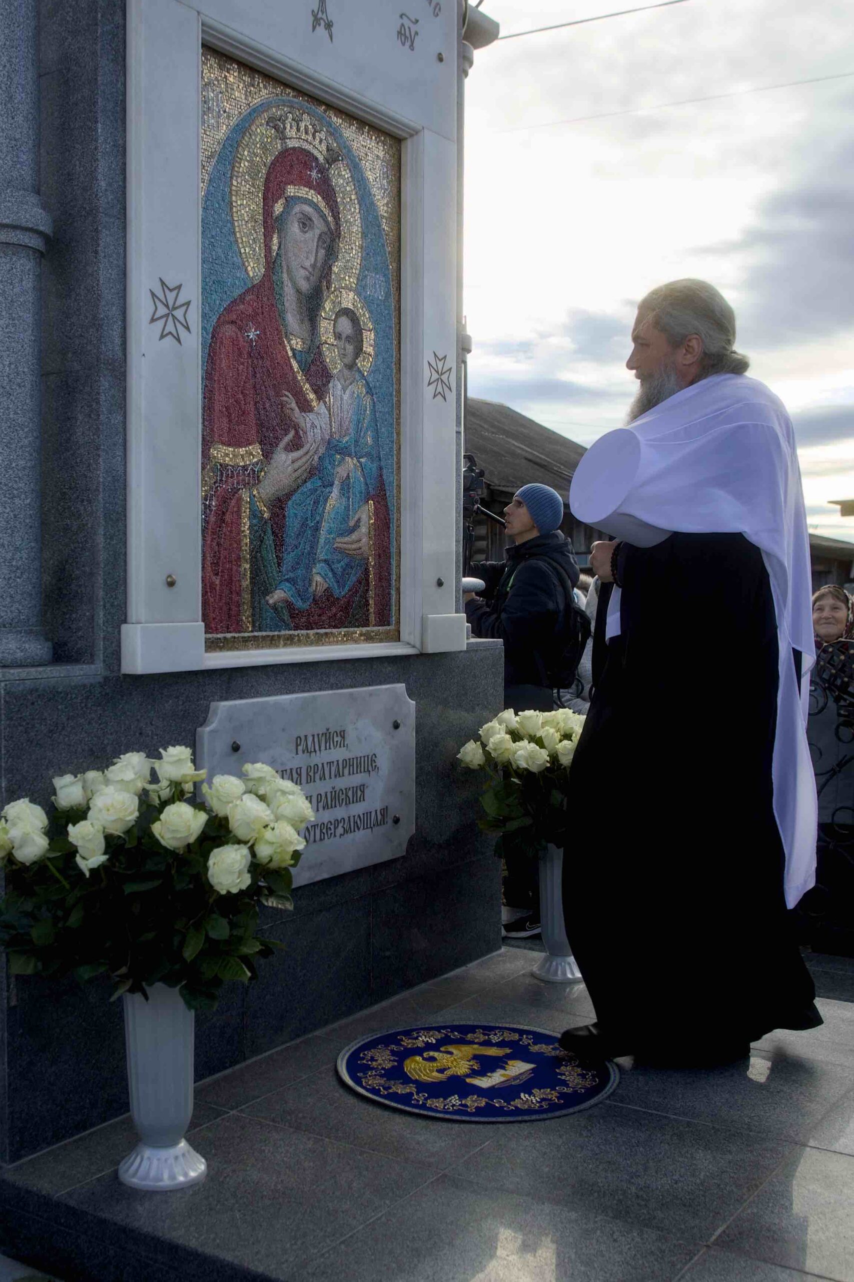 В праздник Иверской иконы в Петропавловском храме поселка Черноисточинска сонмом архипастырей совершена Божественная литургия