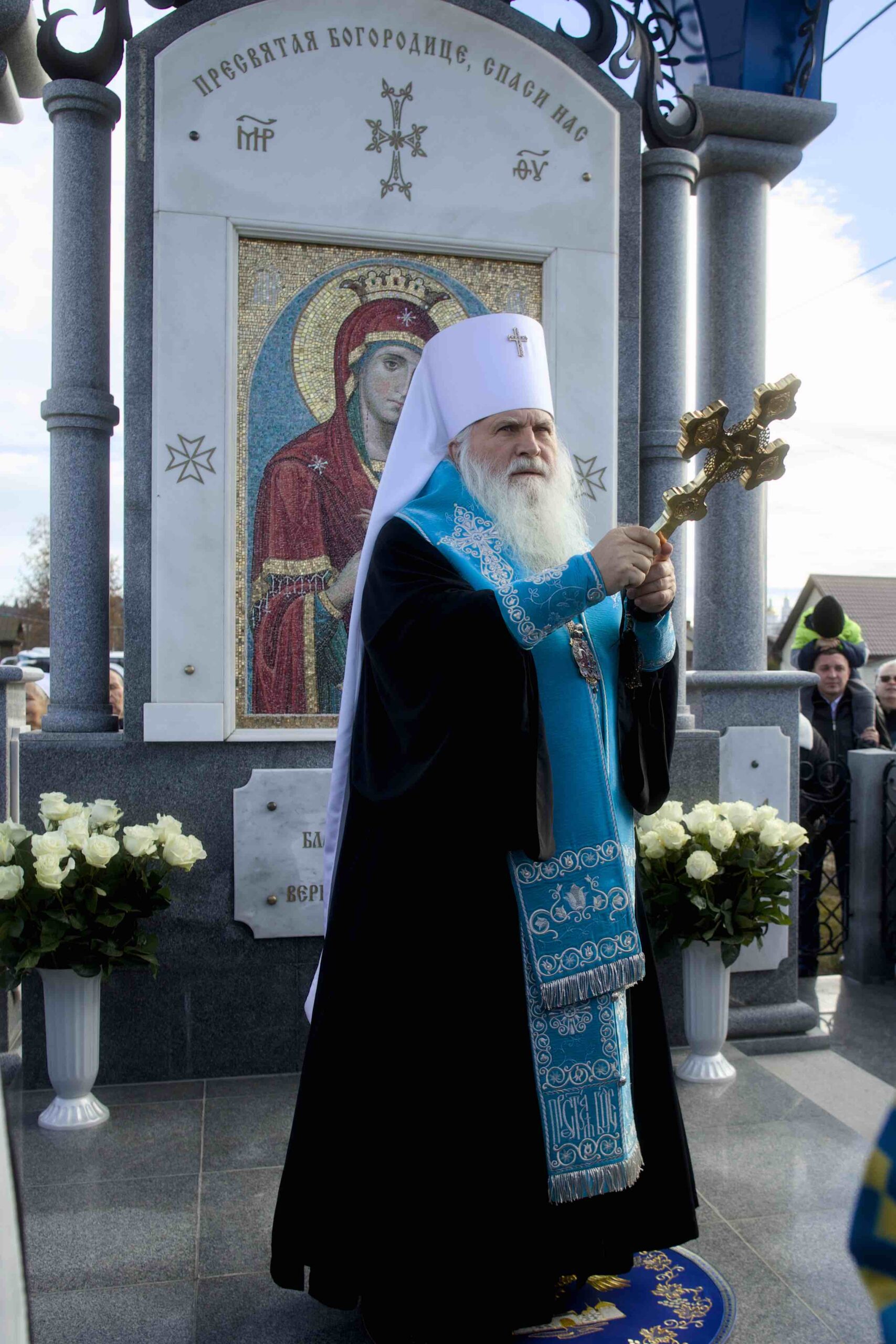 В праздник Иверской иконы в Петропавловском храме поселка Черноисточинска сонмом архипастырей совершена Божественная литургия