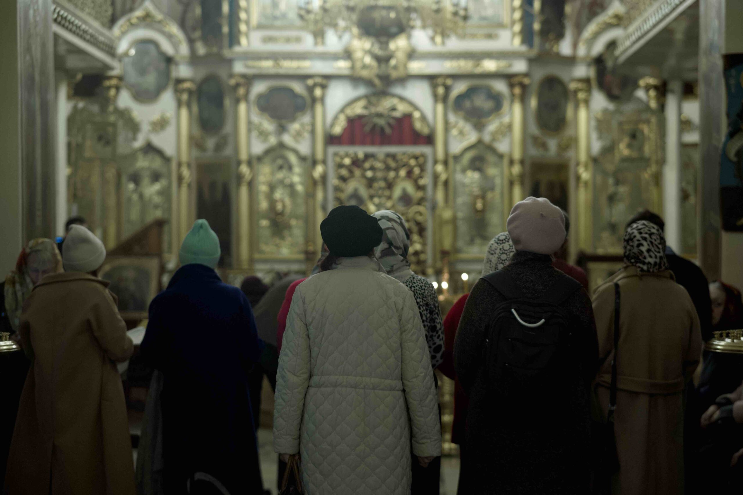 «Память сохраняется прежде всего в молитве»: в День памяти жертв политических репрессий в храмах Екатеринбургской епархии совершены заупокойные богослужения